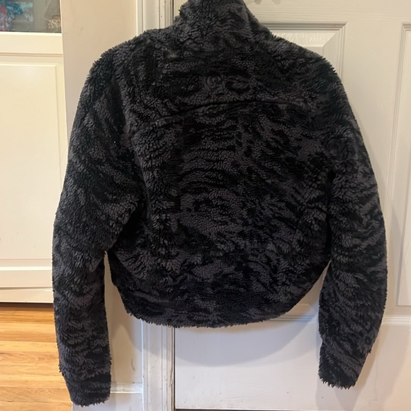 Lululemon Scuba Sherpa - Picture 2 of 2